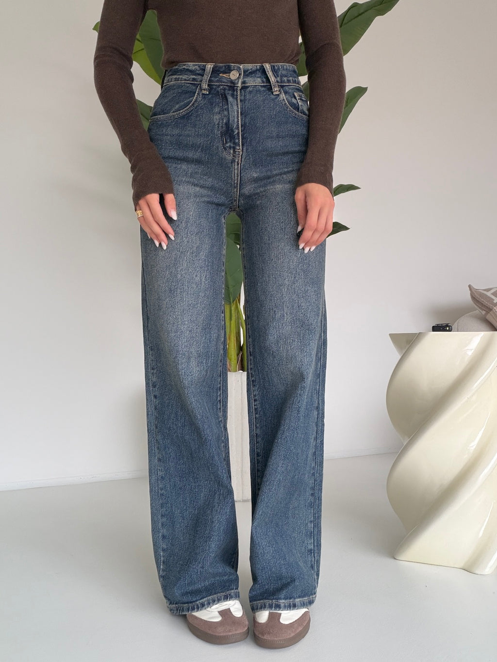 LW-2032-JEANS TEARS CHOCO