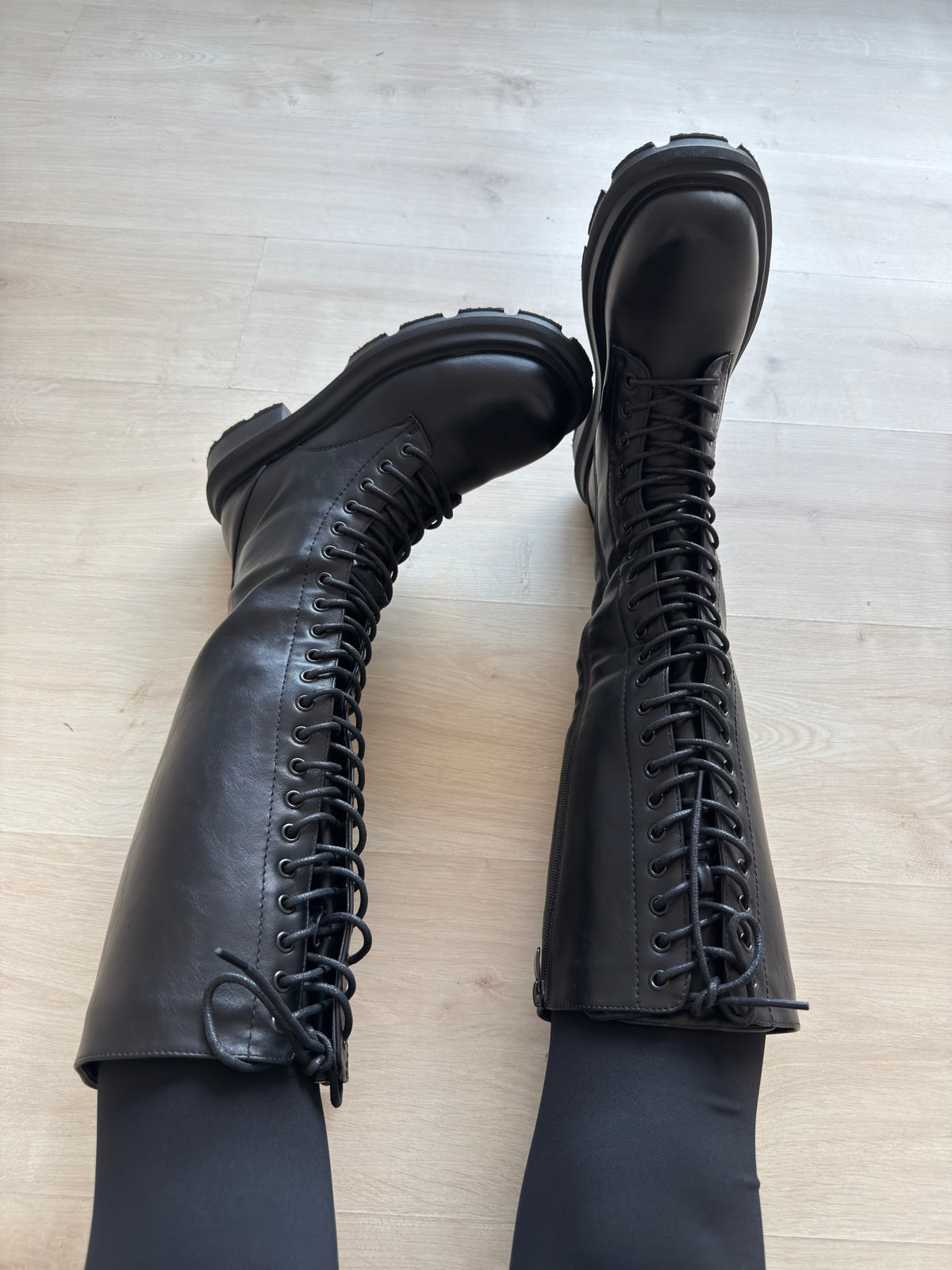 8442-TAYLOR ANFIBIO STRINGHE NERO