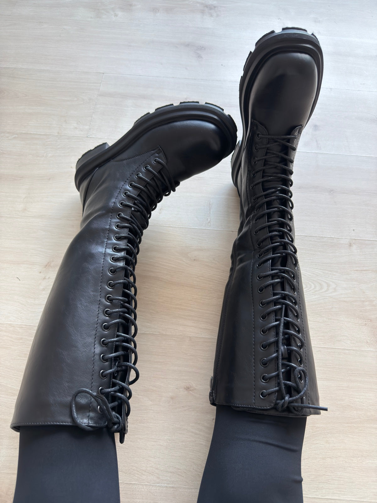 8442-TAYLOR ANFIBIO STRINGHE NERO