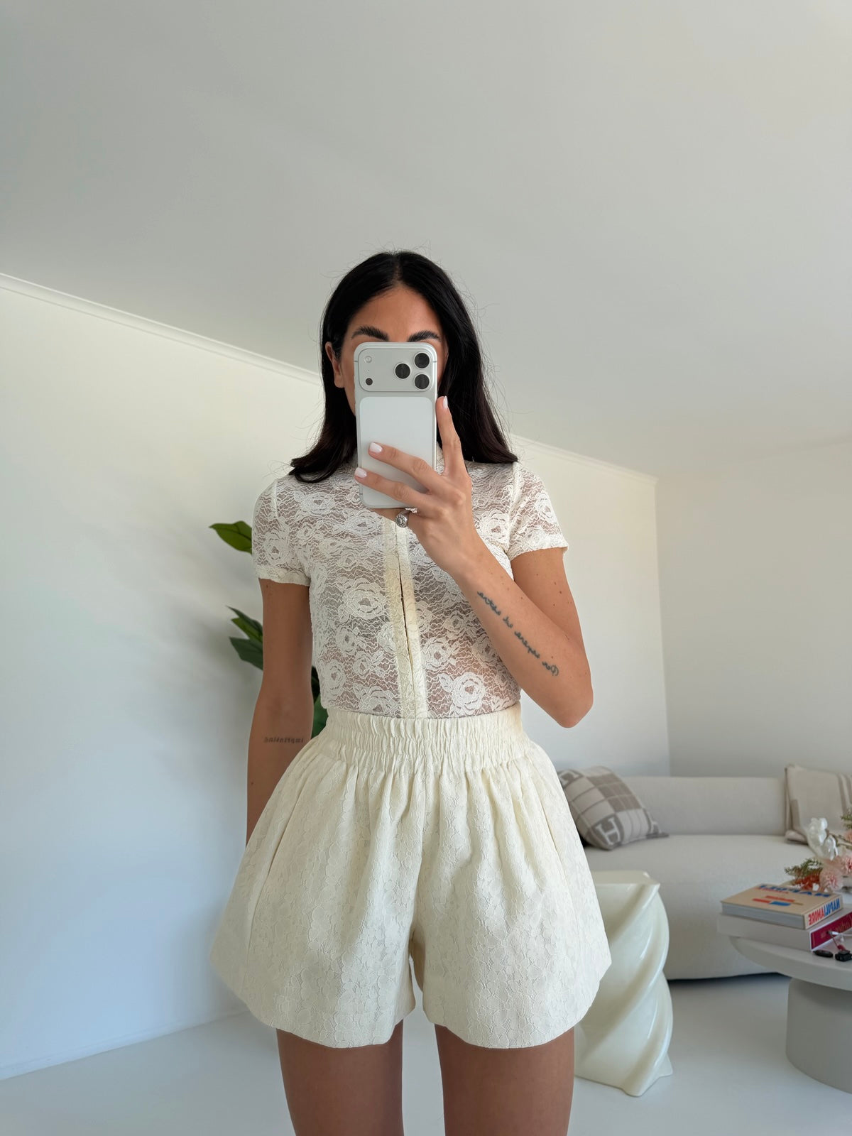 17238-SHORT RICAMI MILK