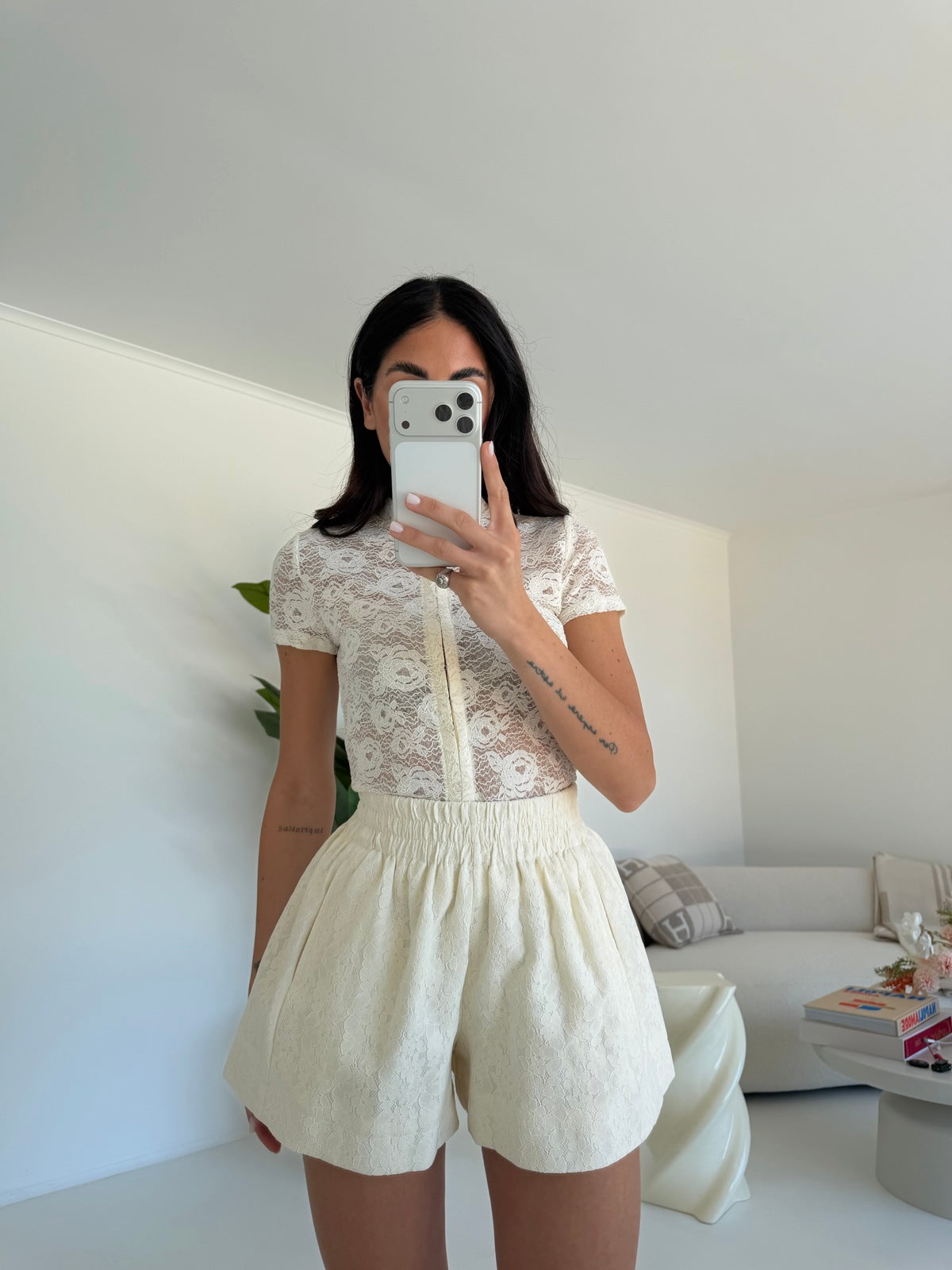 17238-SHORT RICAMI MILK
