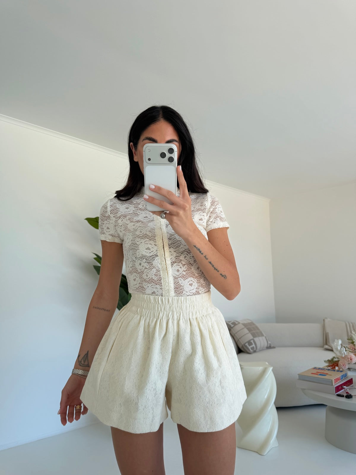 17238-SHORT RICAMI MILK