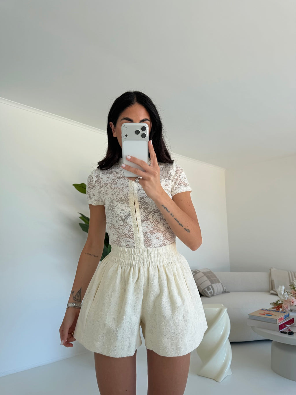 17238-SHORT RICAMI MILK