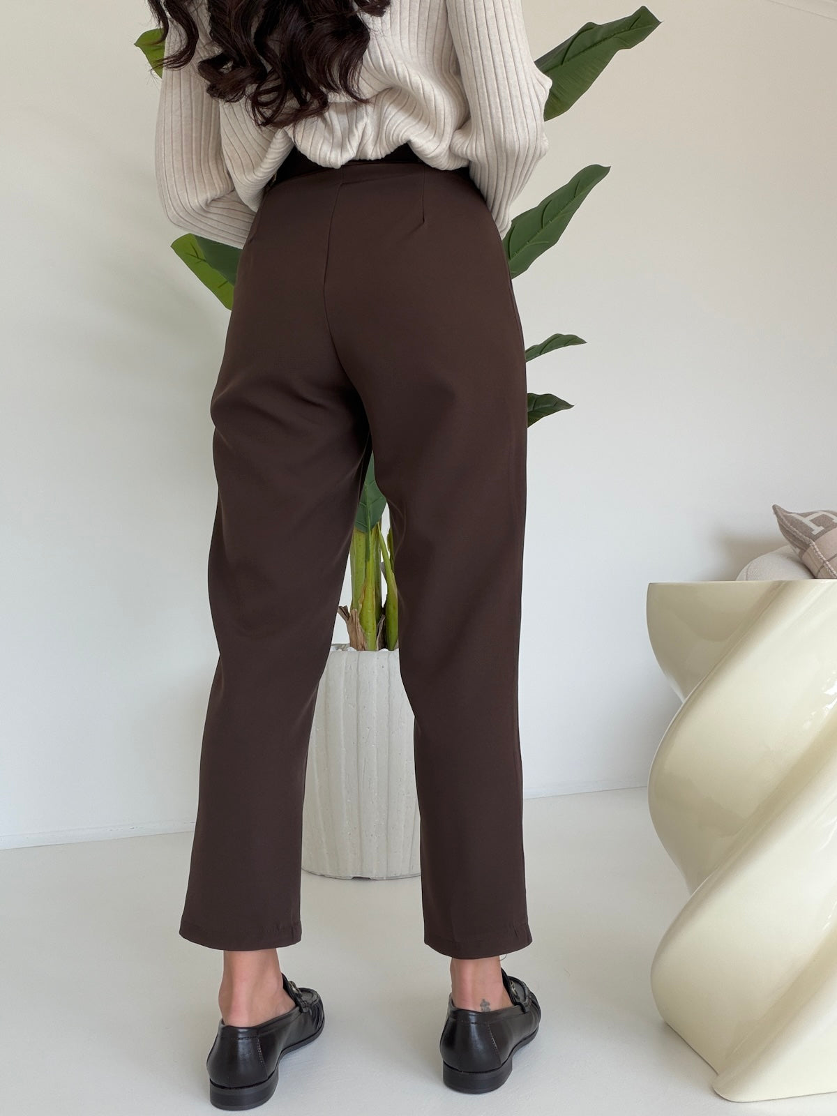 PANTALONE CON CINTURA CHOCO