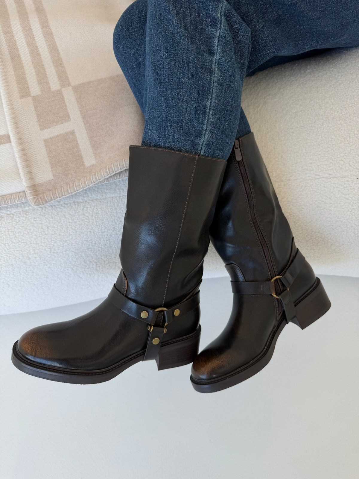 2407-DESIREE-CHOCO