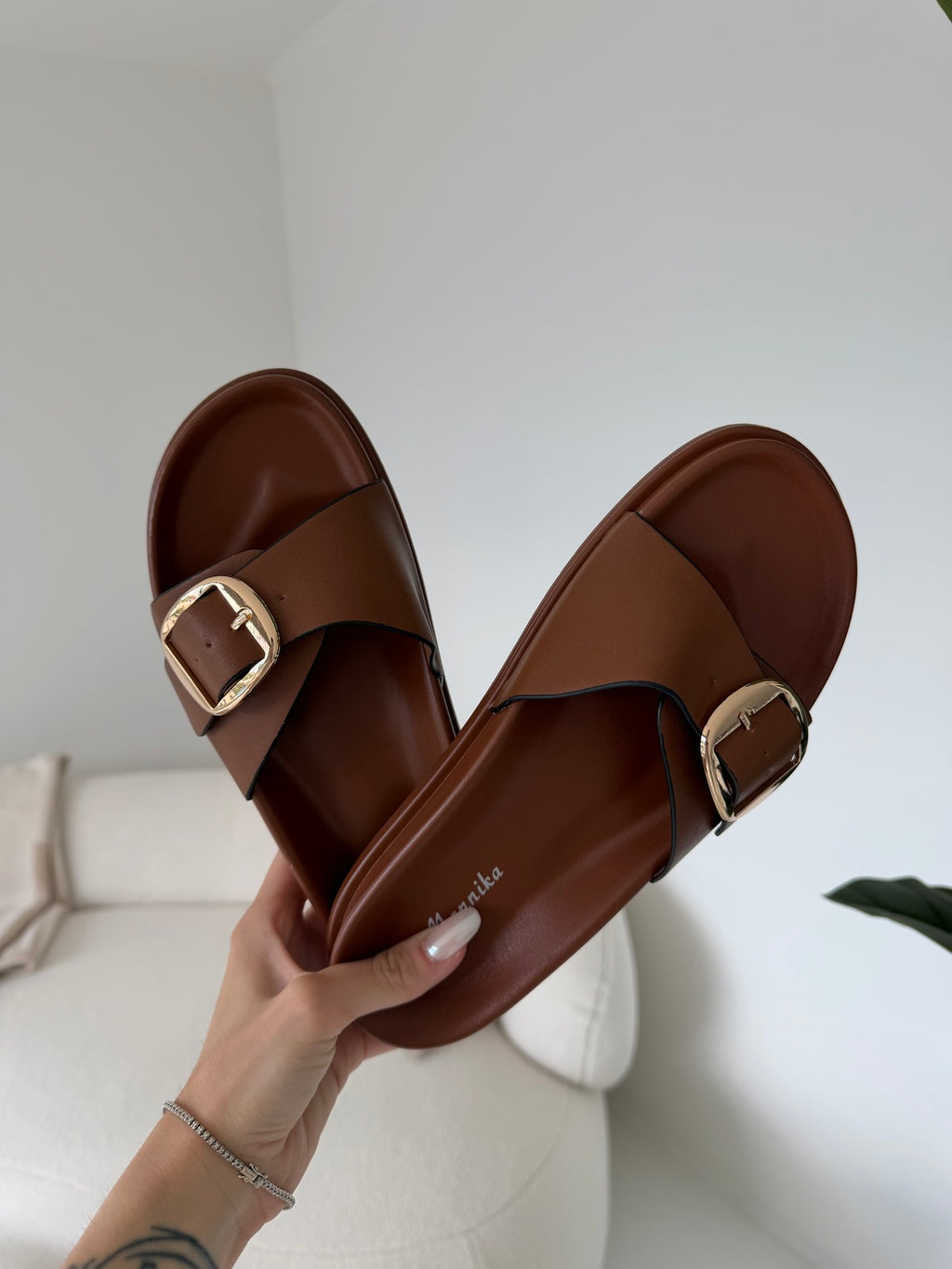 S060435-ROBIN CAMEL