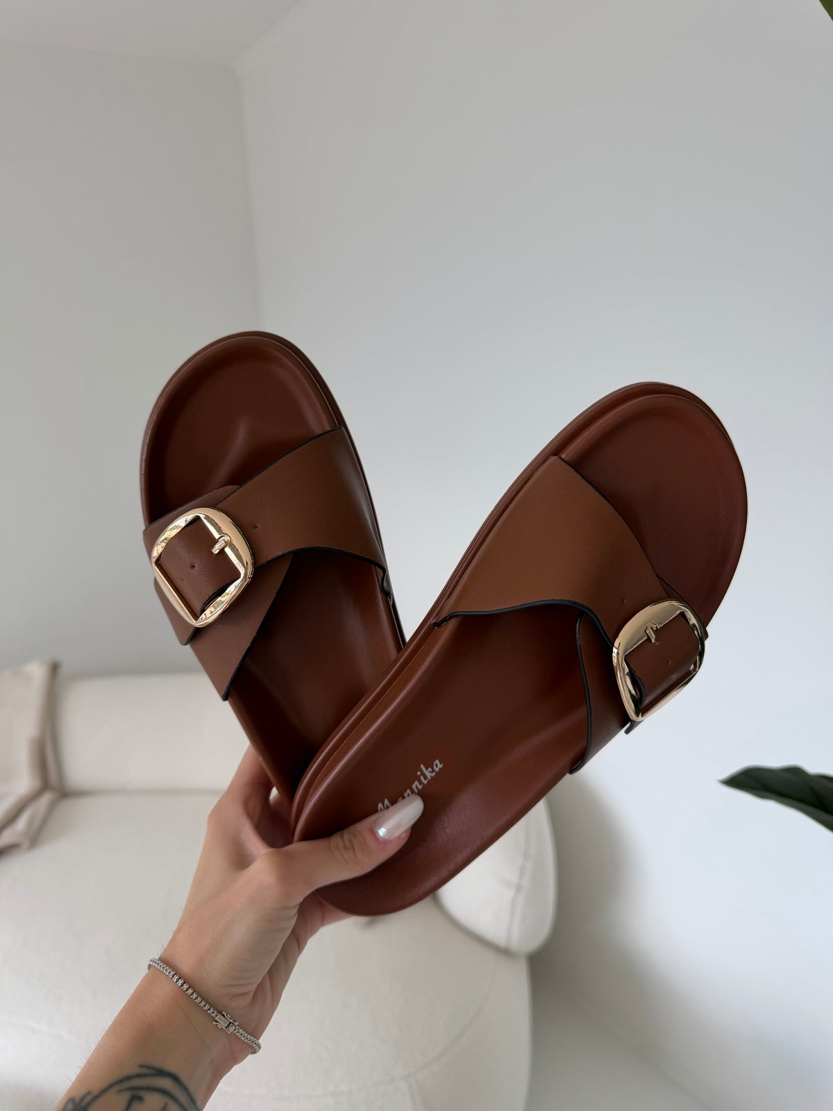 S060435-ROBIN CAMEL