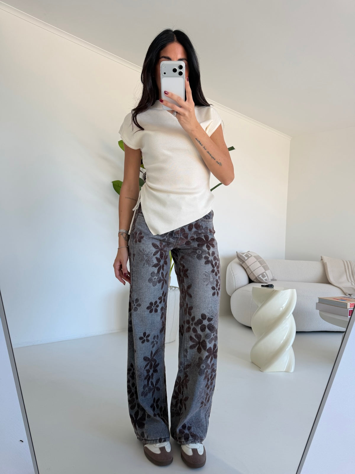W001-JEANS FLOWER CHOCO