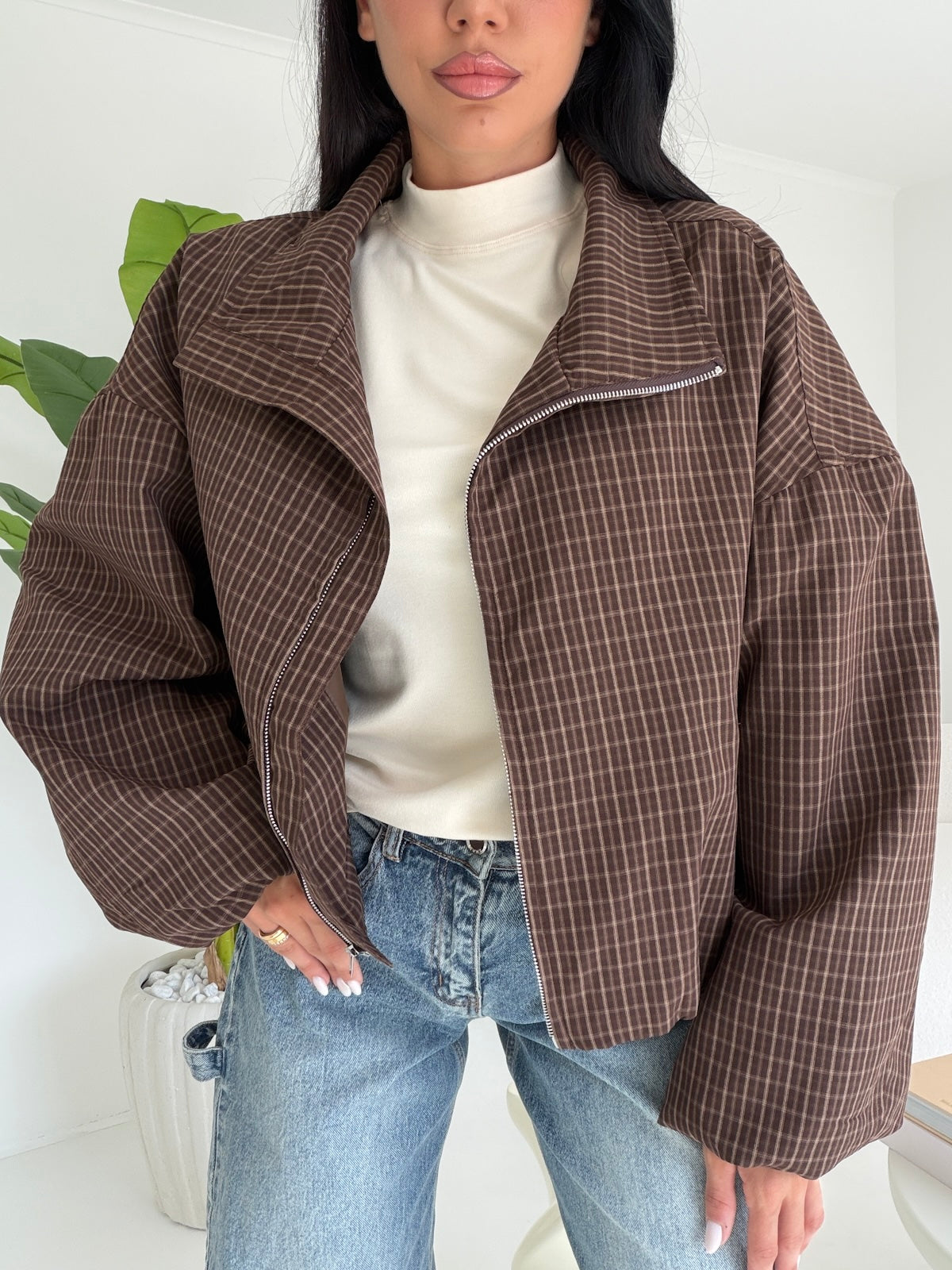 16056-BOMBER SQUARE CHOCO