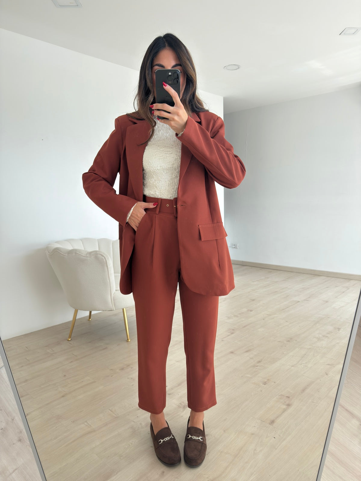 PANTALONE CON CINTURA COCCIO