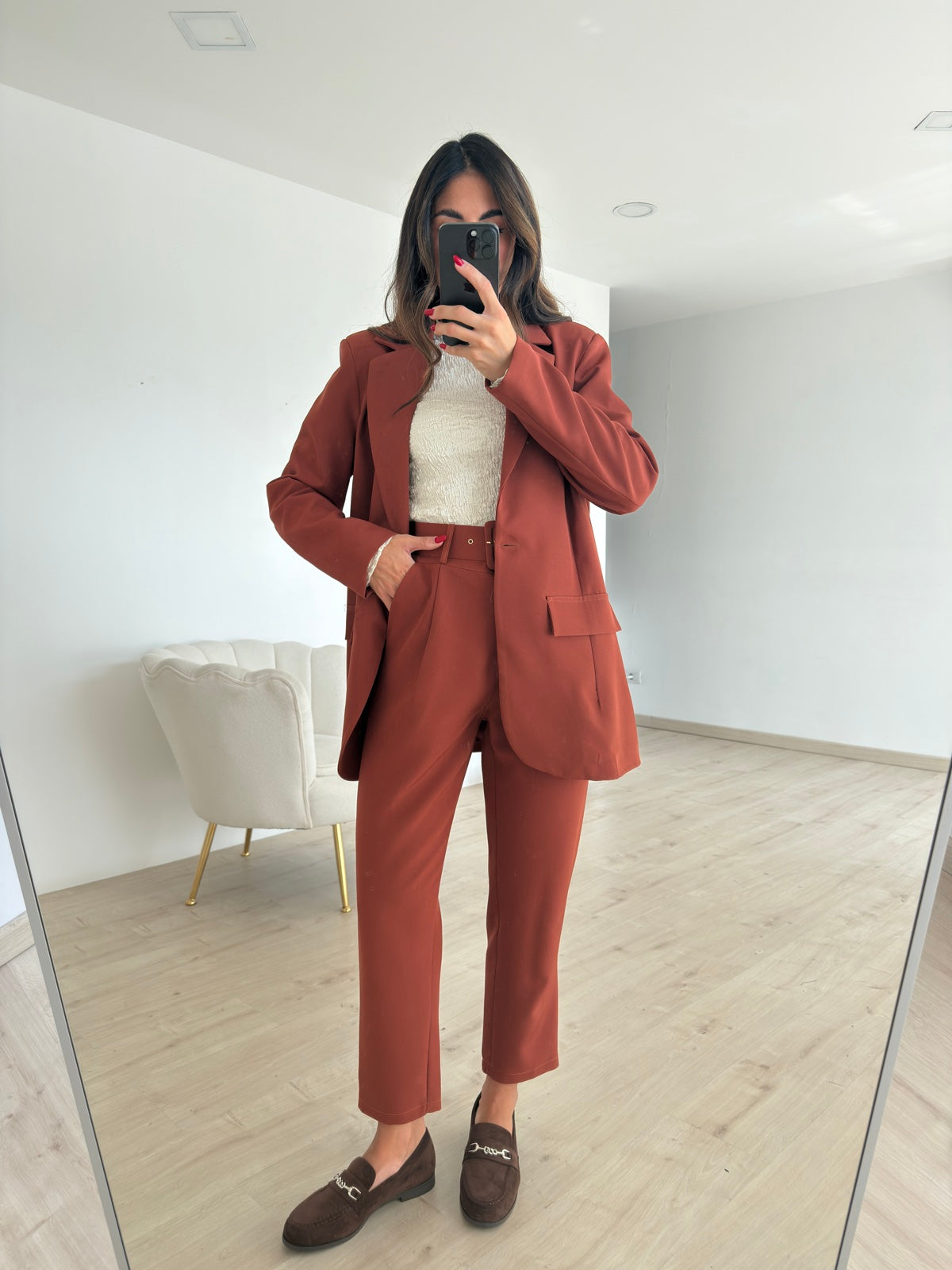 PANTALONE CON CINTURA COCCIO