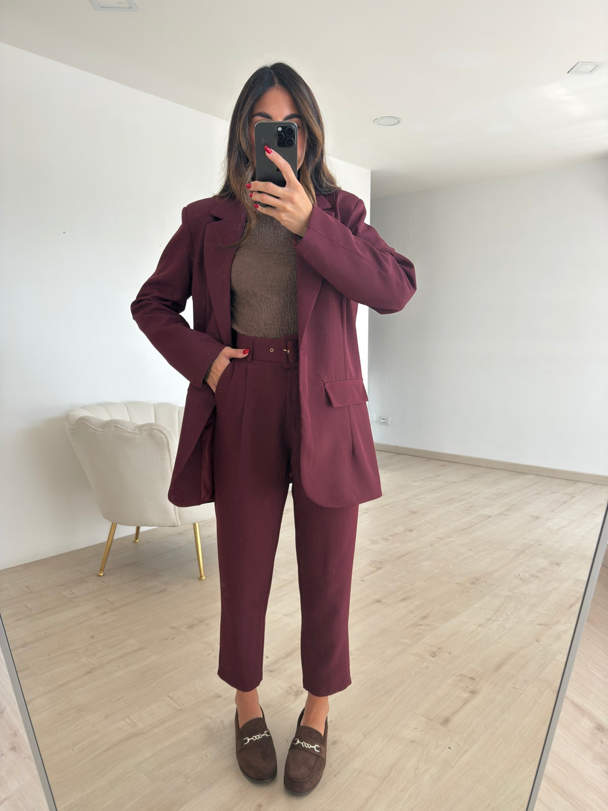 PANTALONE CON CINTURA BORDEAUX