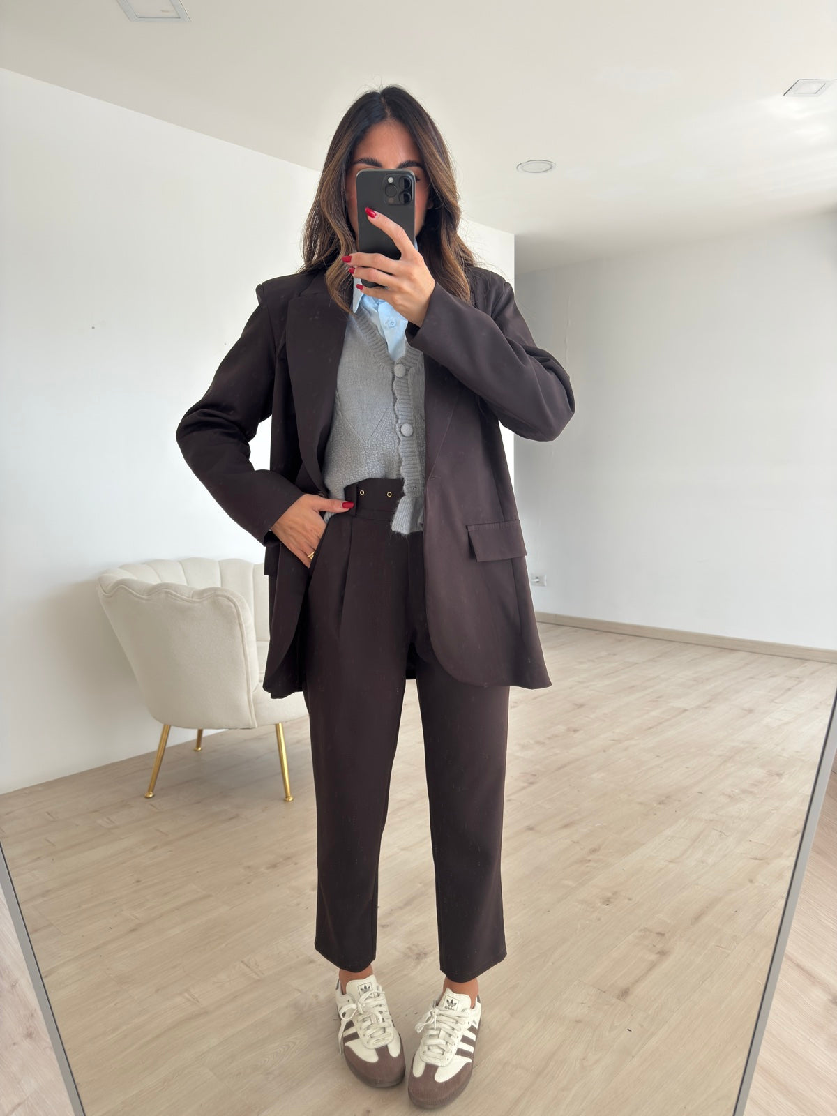 PANTALONE CON CINTURA DARK CHOCO