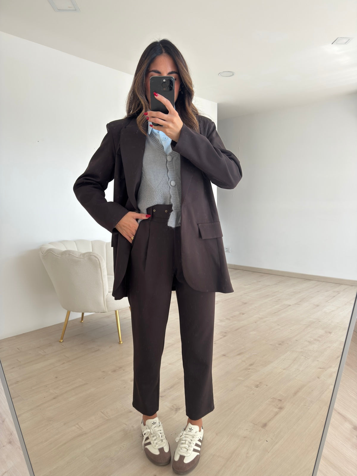 PANTALONE CON CINTURA DARK CHOCO