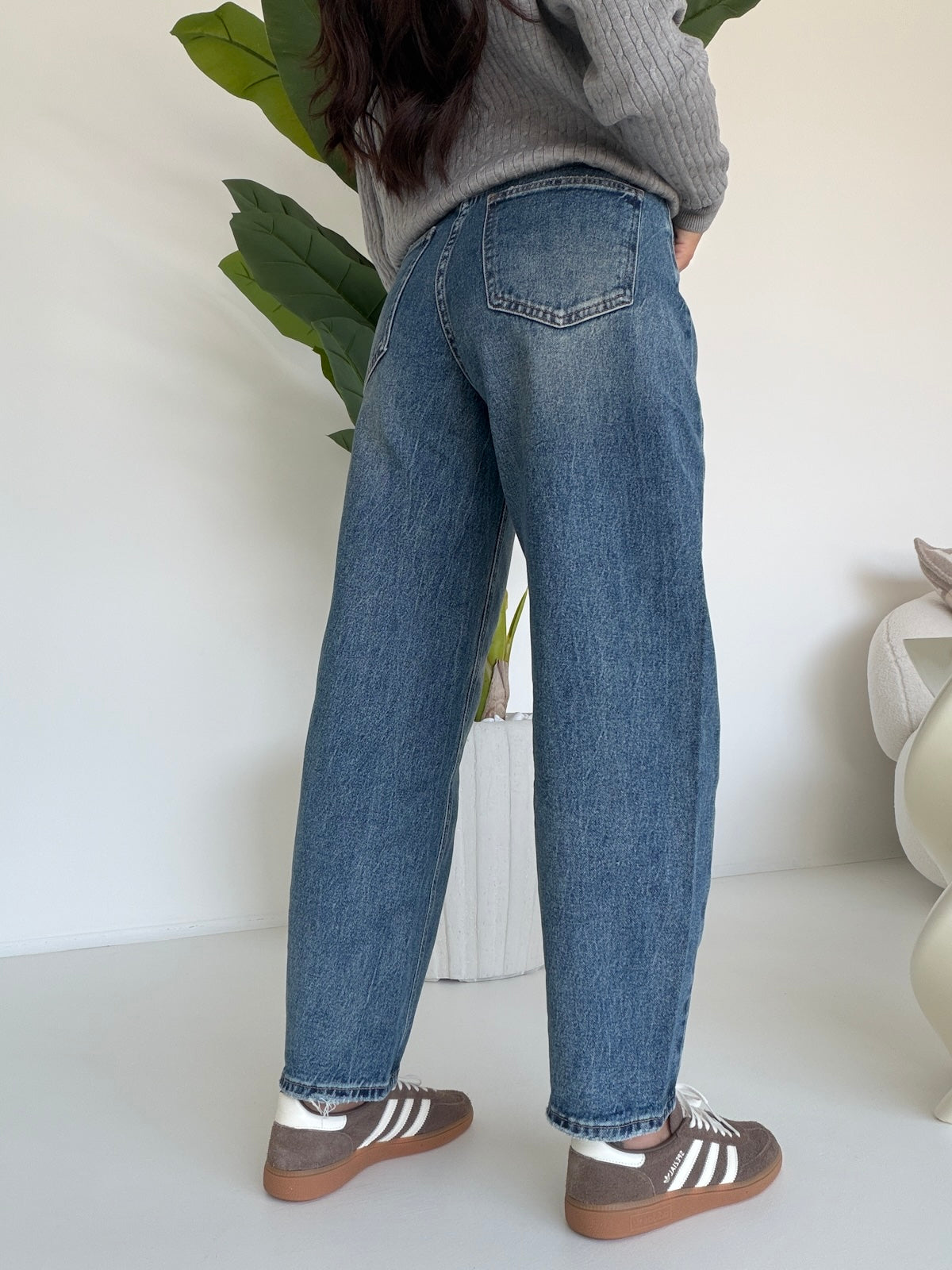 D713-62-JEANS BARREL STREET