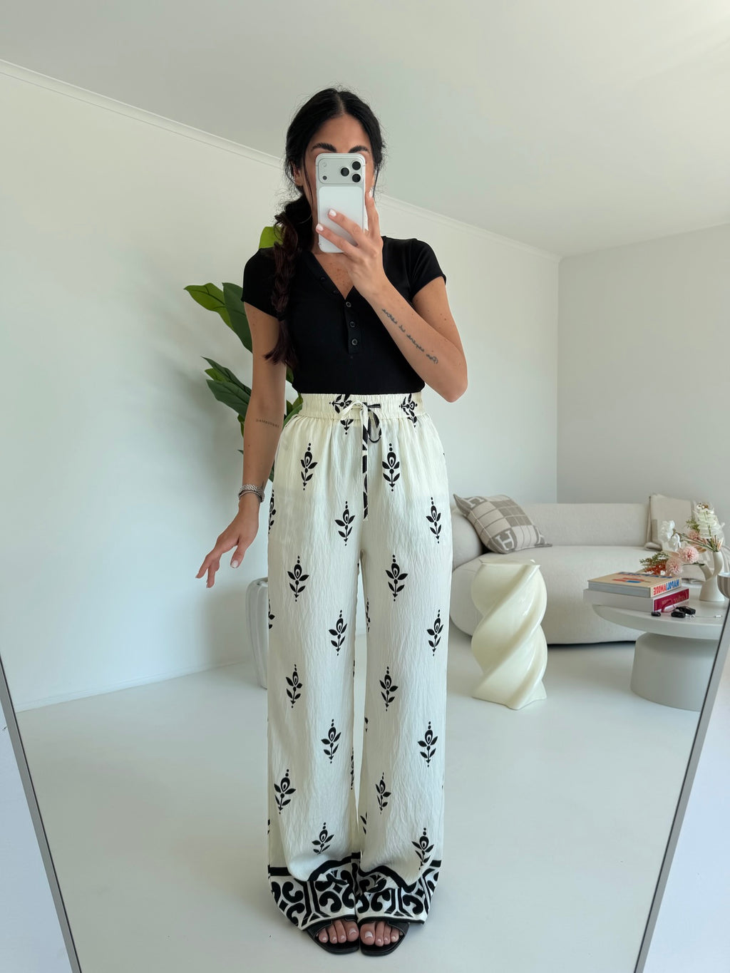 MAGLIA NICOLE NERA