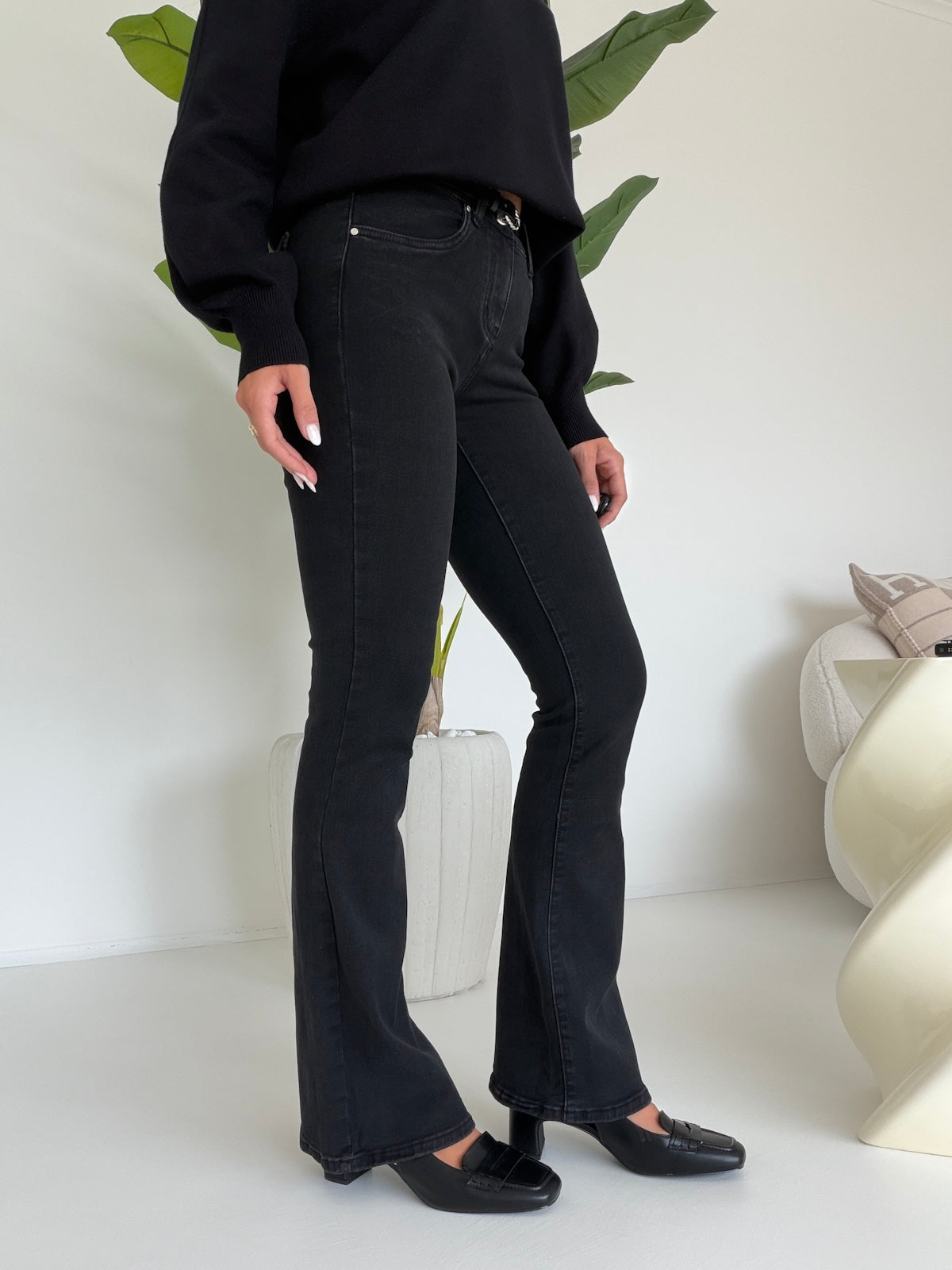 FLORA-1-JEANS ZAMPETTA NERO+CINTURA