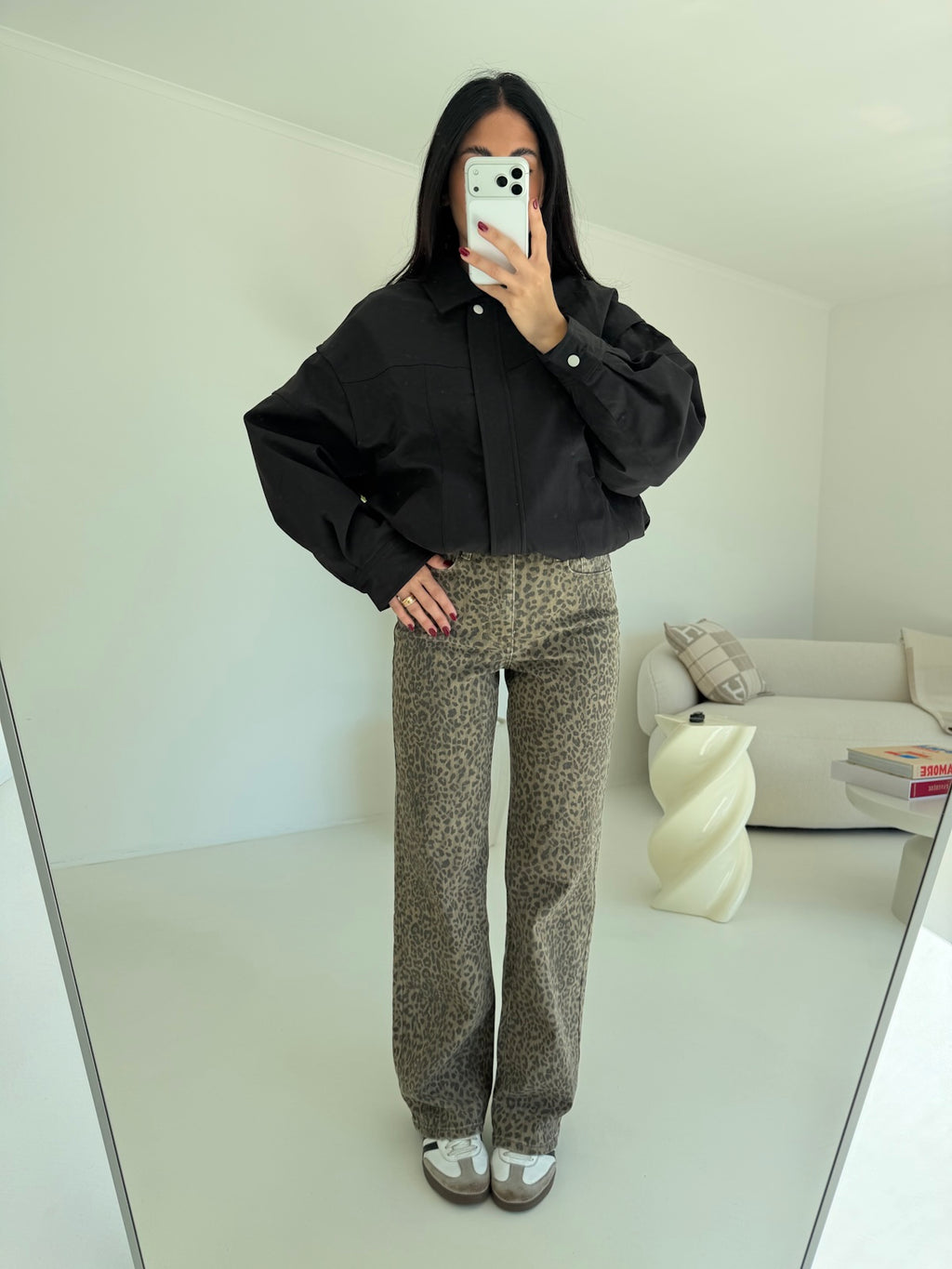 16040-BOMBER INGRID