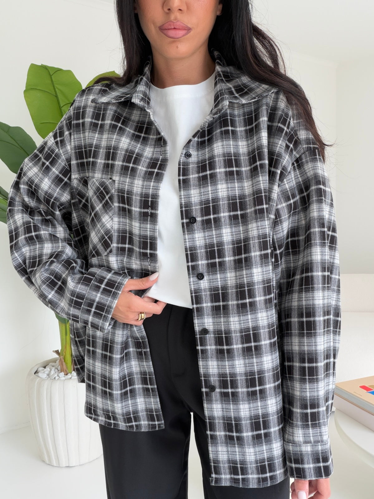 5512-CAMICIA MUST HAVE NERA
