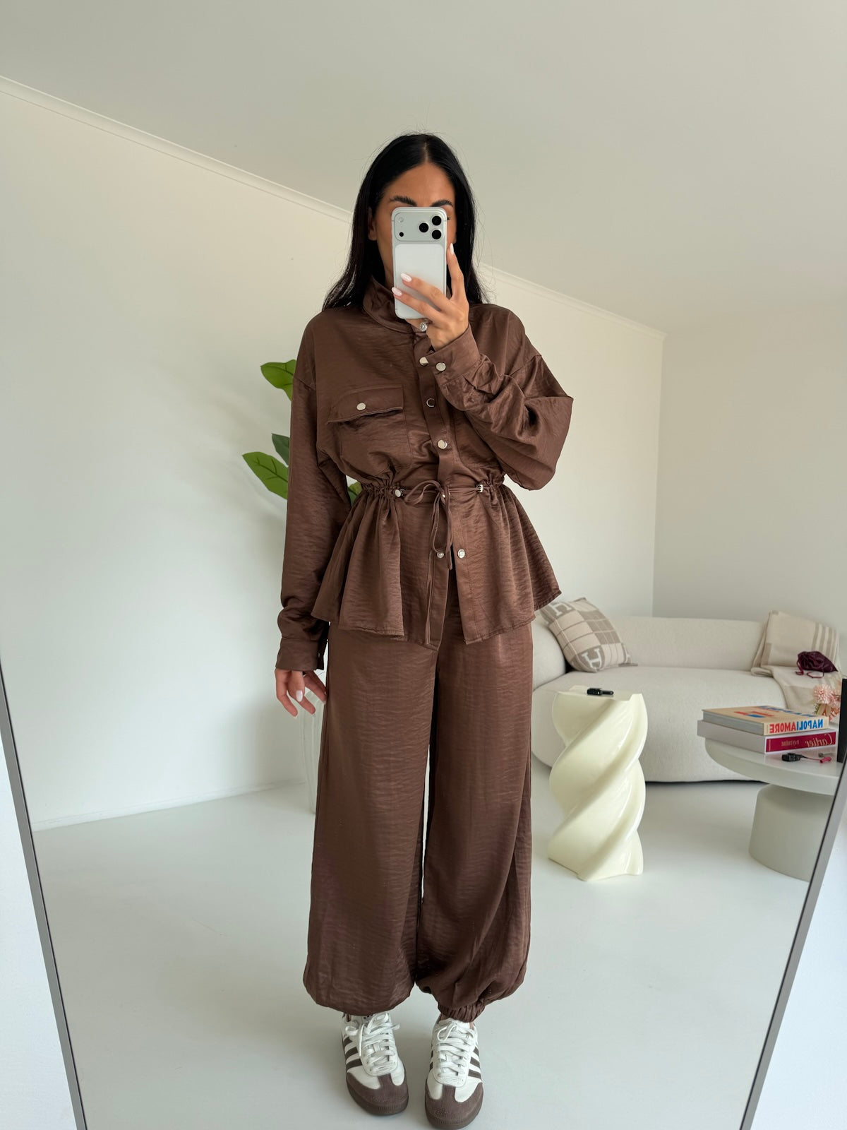Y0957-COORDINATO EFFETTO RASO CHOCO