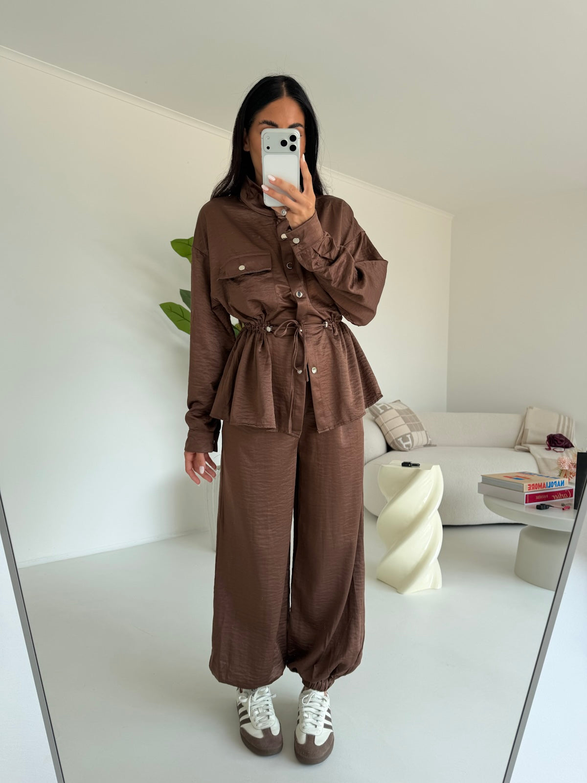 Y0957-COORDINATO EFFETTO RASO CHOCO