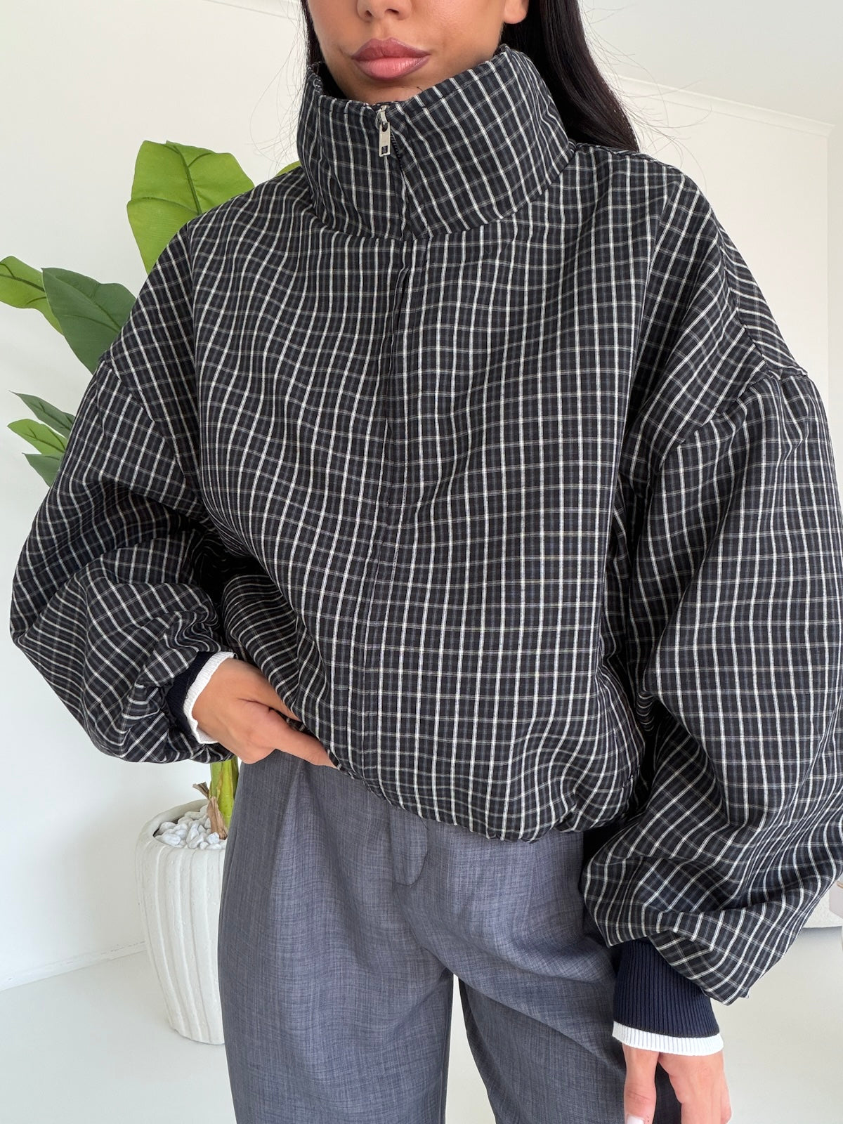 16056-BOMBER SQUARE GREY