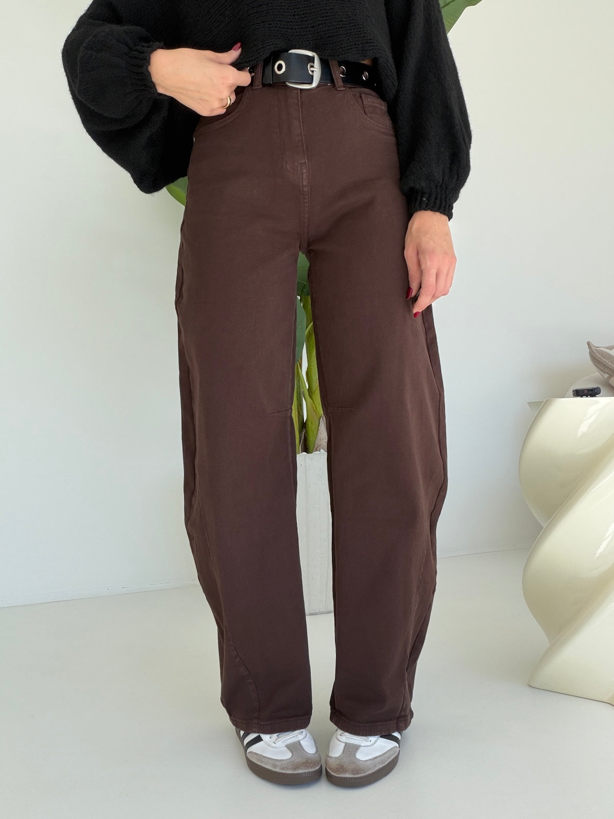 D033-40-JEANS BARREL + CINTURA CHOCO
