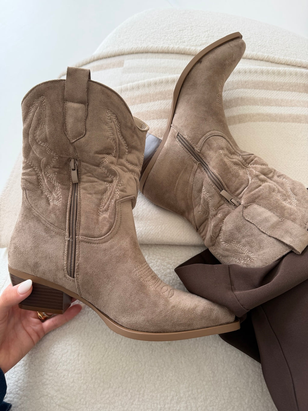A227-AYLA-TAUPE