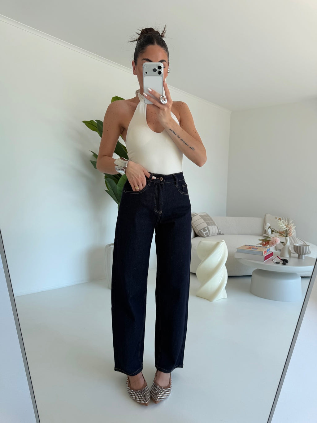 147611-BODY INES BURRO
