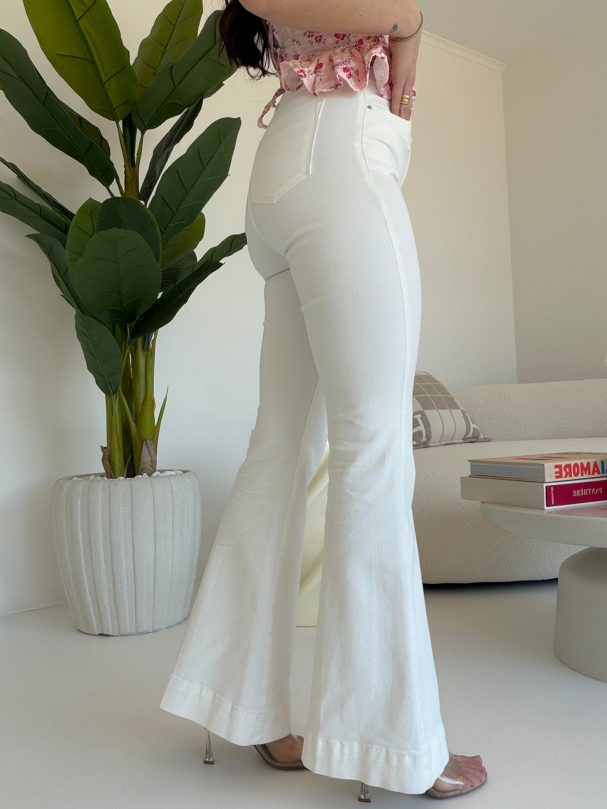 9439-2-JEANS A ZAMPA MILK
