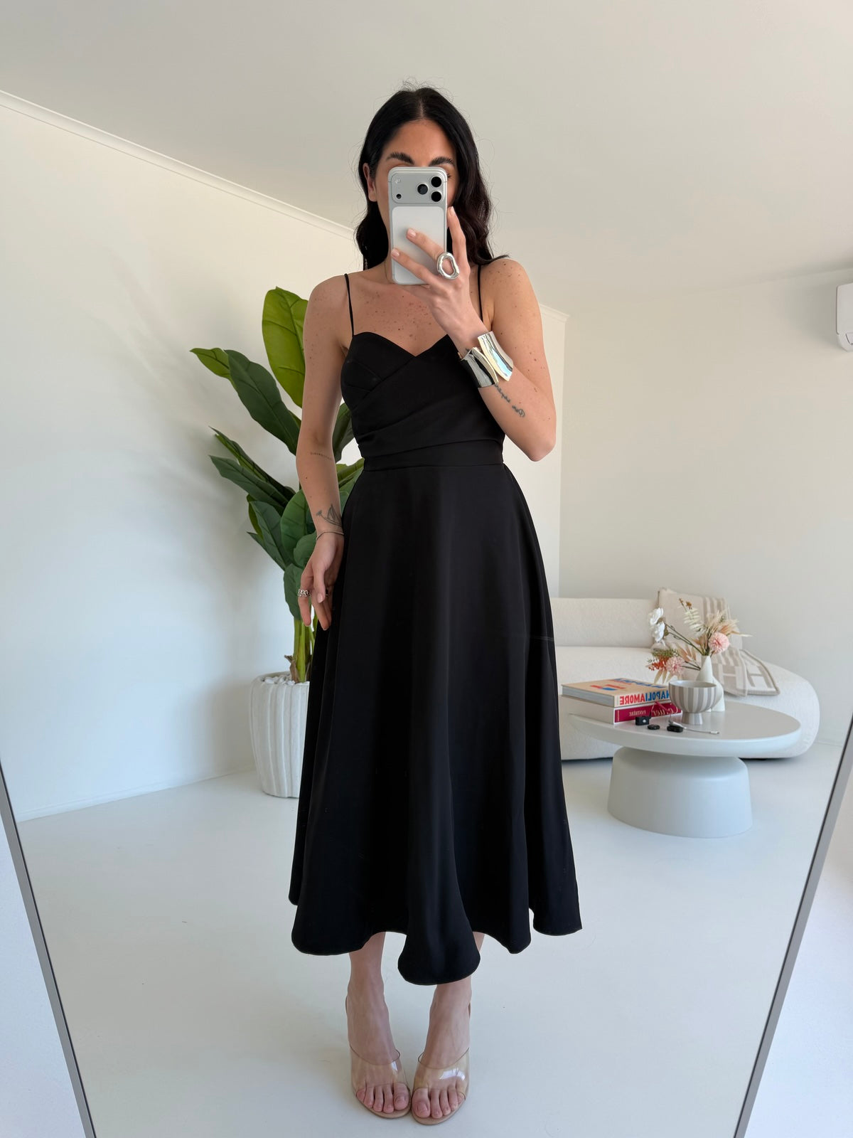 ABITO CAROLA NERO