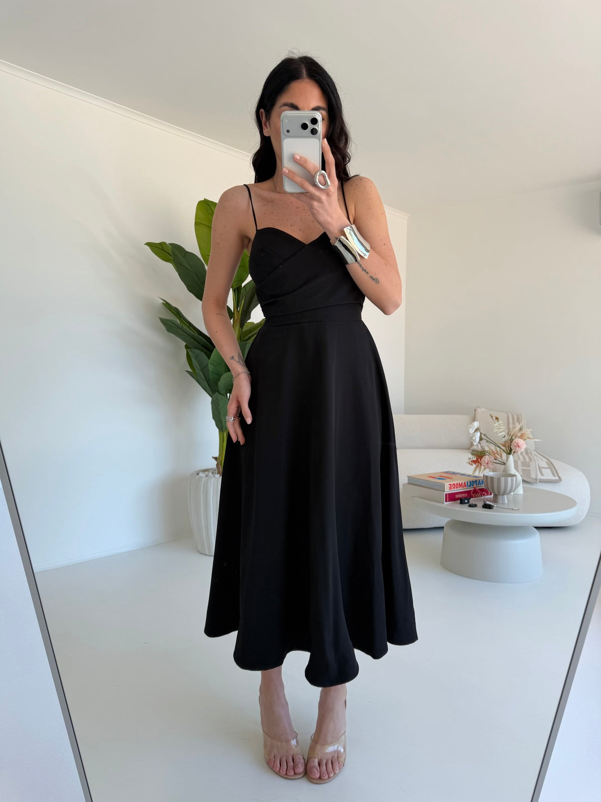 ABITO CAROLA NERO