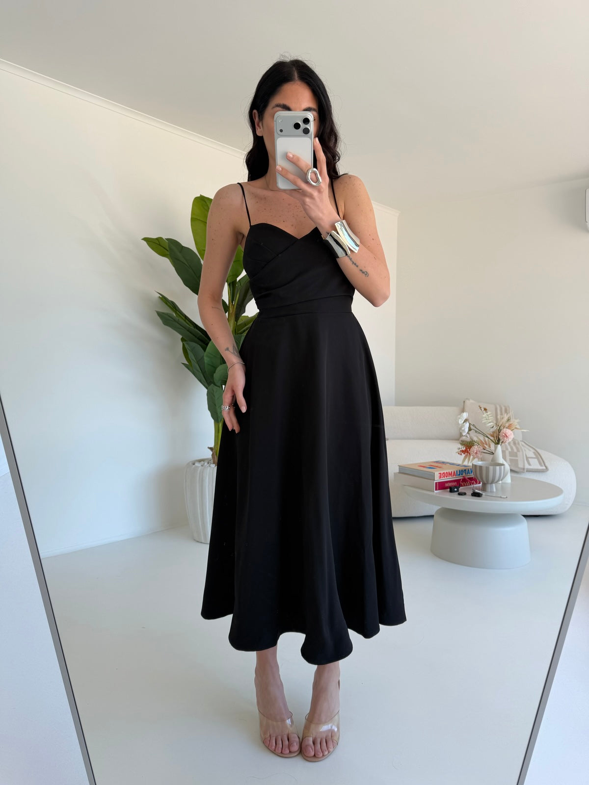 ABITO CAROLA NERO