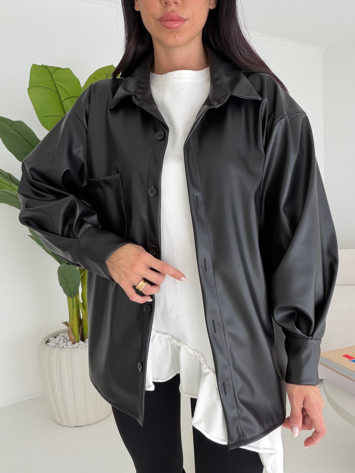 CAMICIA IN ECO PELLE NERA