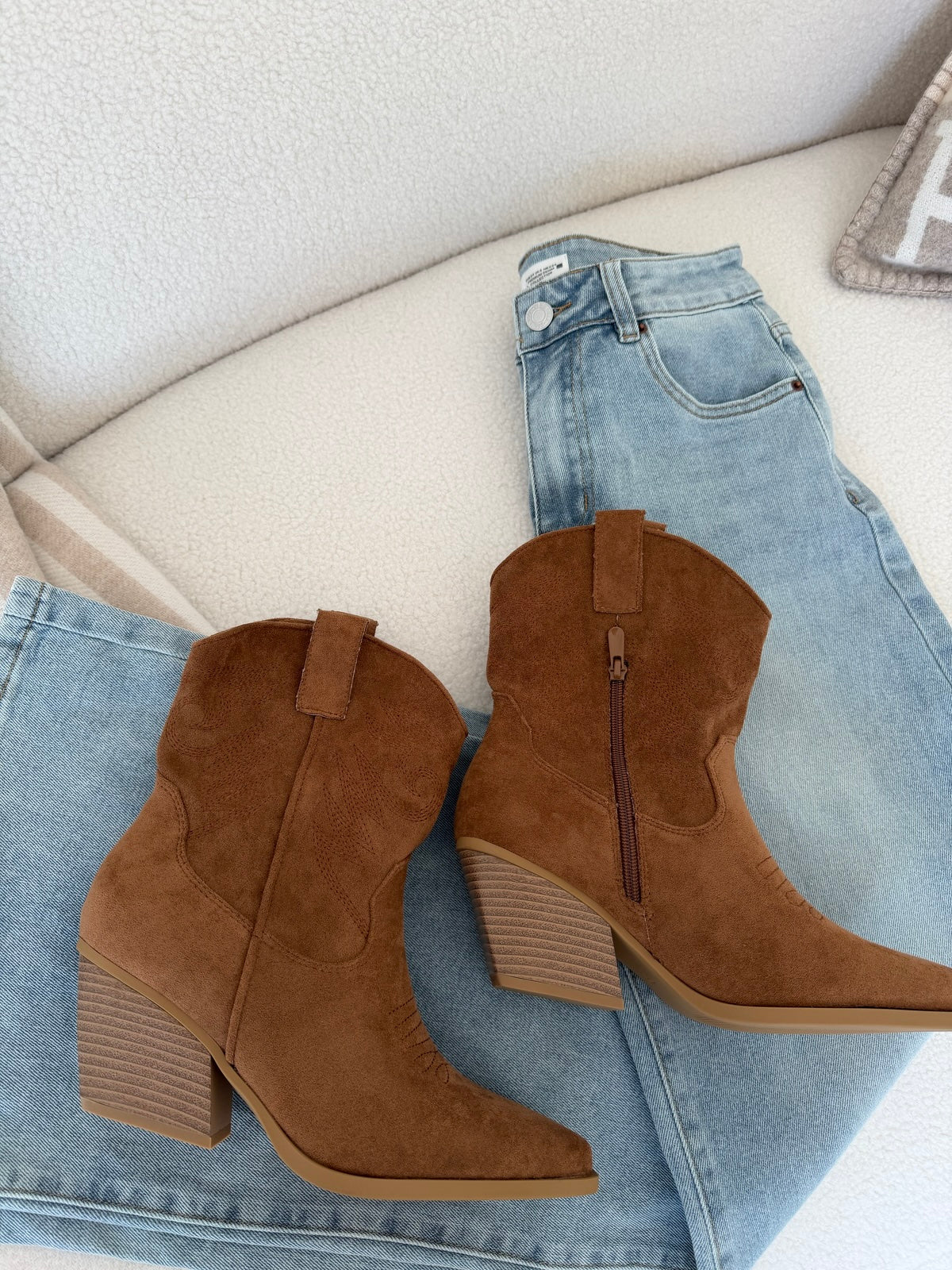 788-265-DUSTY-CAMEL