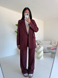 TAILLEUR BRUNETTE BORDEAUX