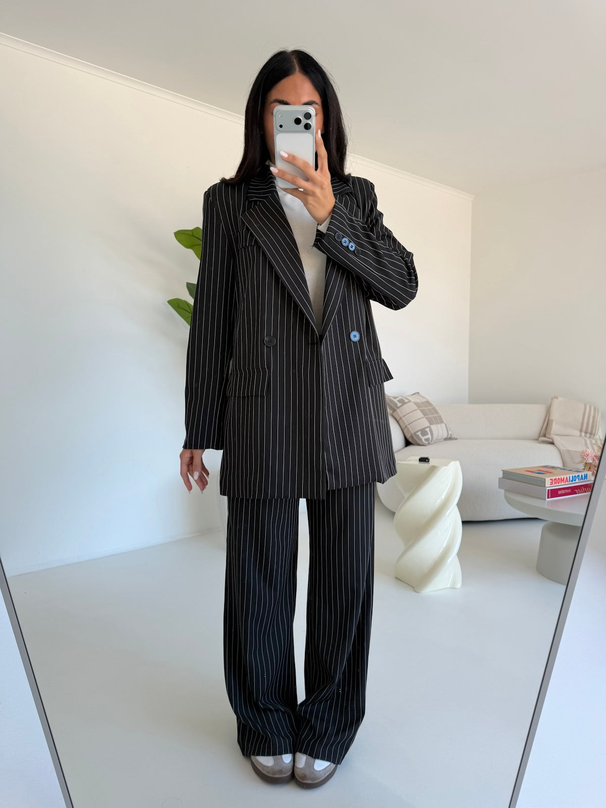 TAILLEUR BRUNETTE NERO