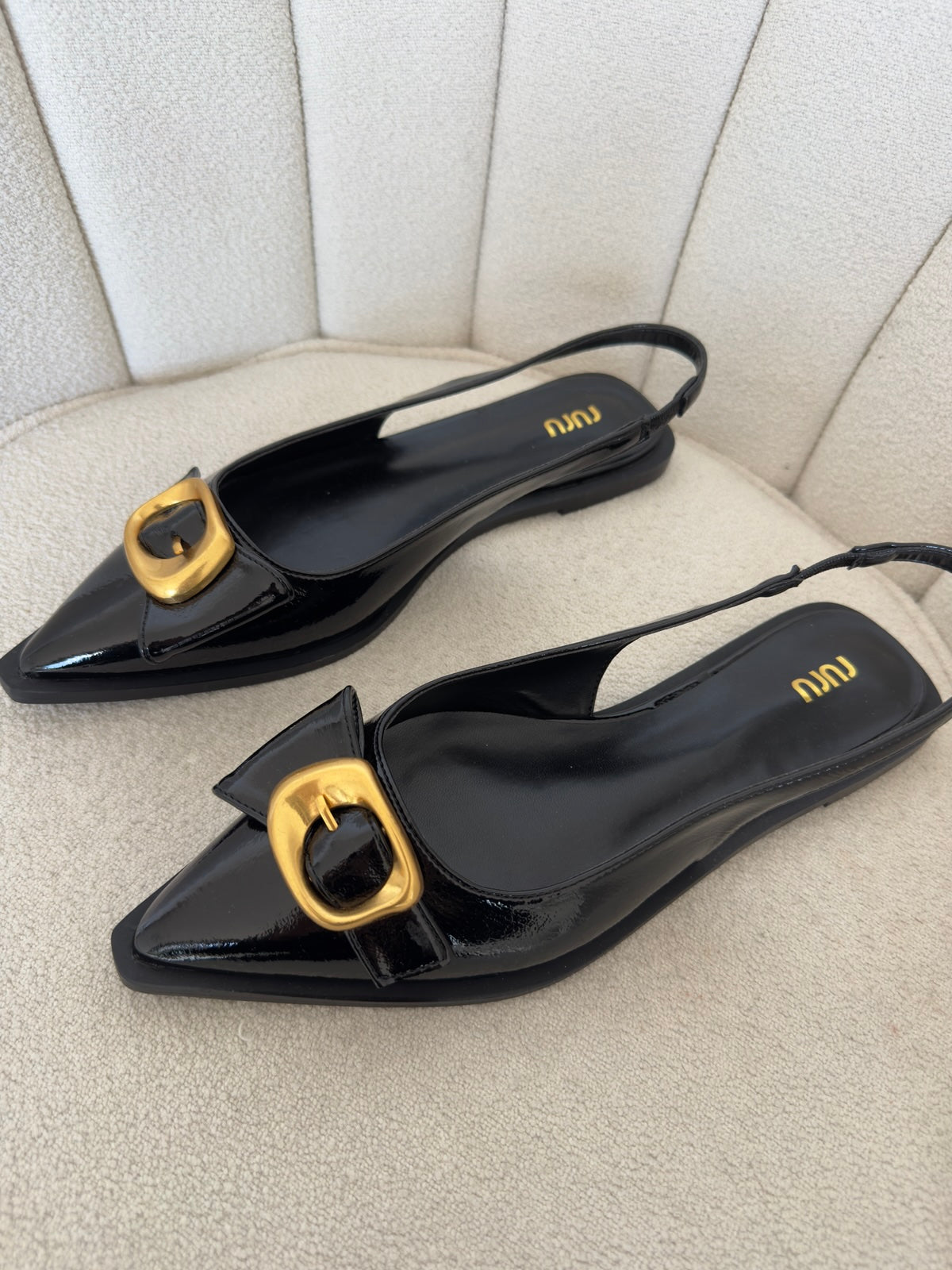 DORY-SLINGBACK NERA