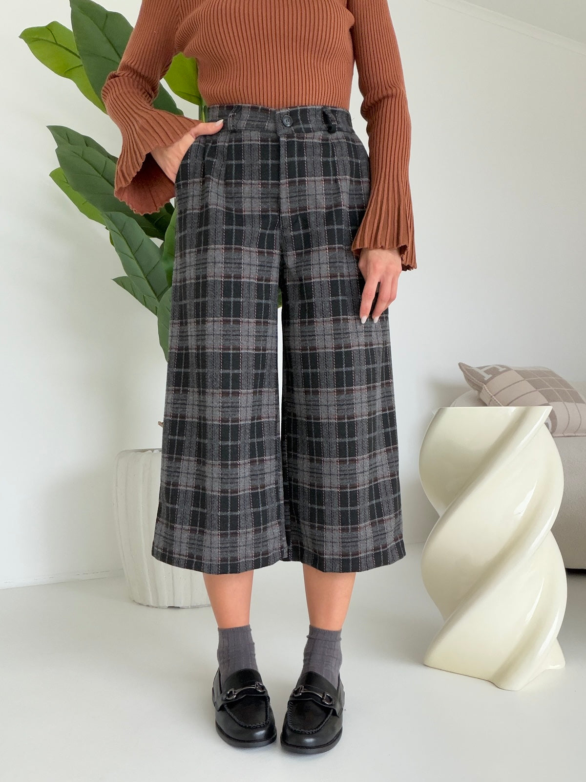 PANTALONE 7/8 IRLANDA DARK GREY