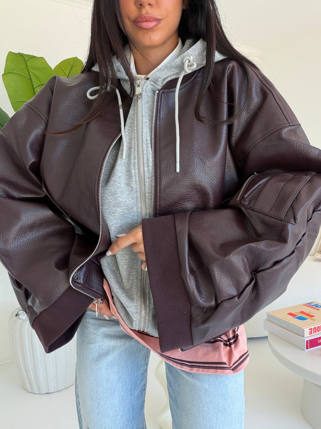 PU15318-BIKER WALL STREET WINE