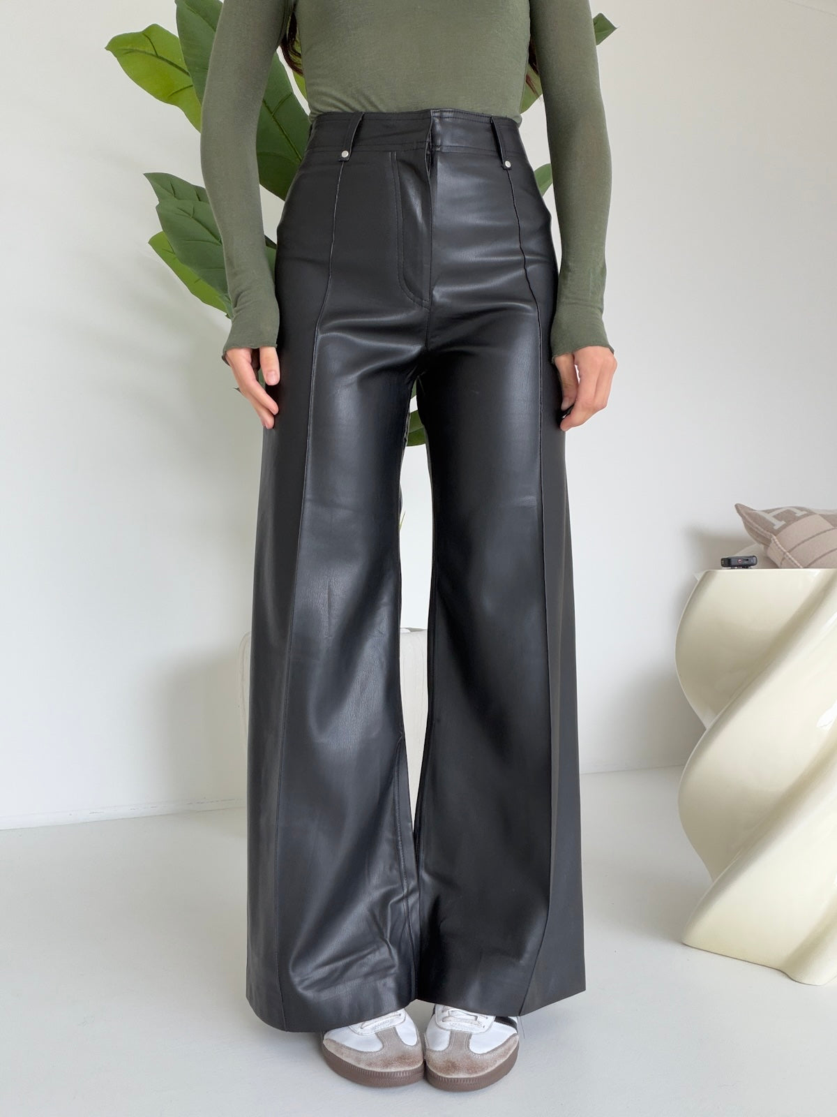 VS9026-1-PANTALONE IN ECO PELLE NERO