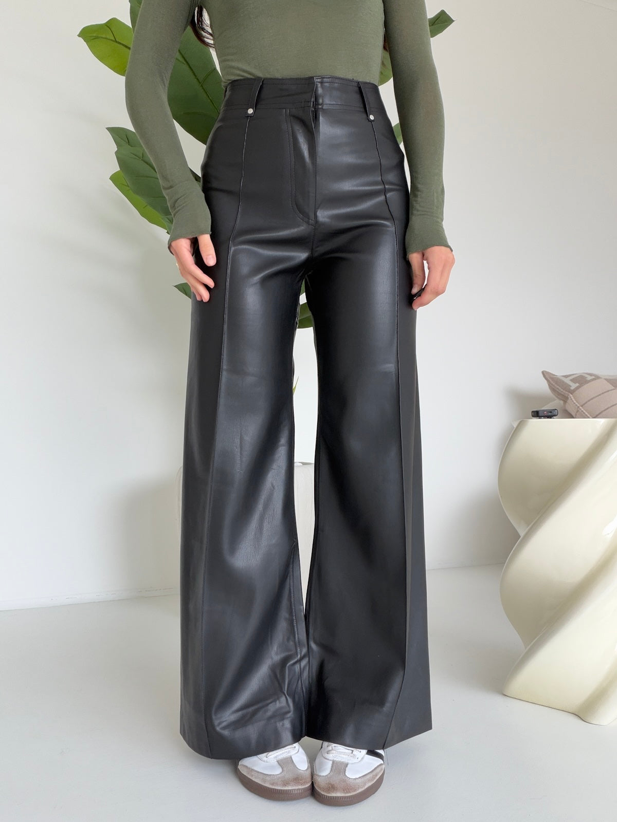 VS9026-1-PANTALONE IN ECO PELLE NERO