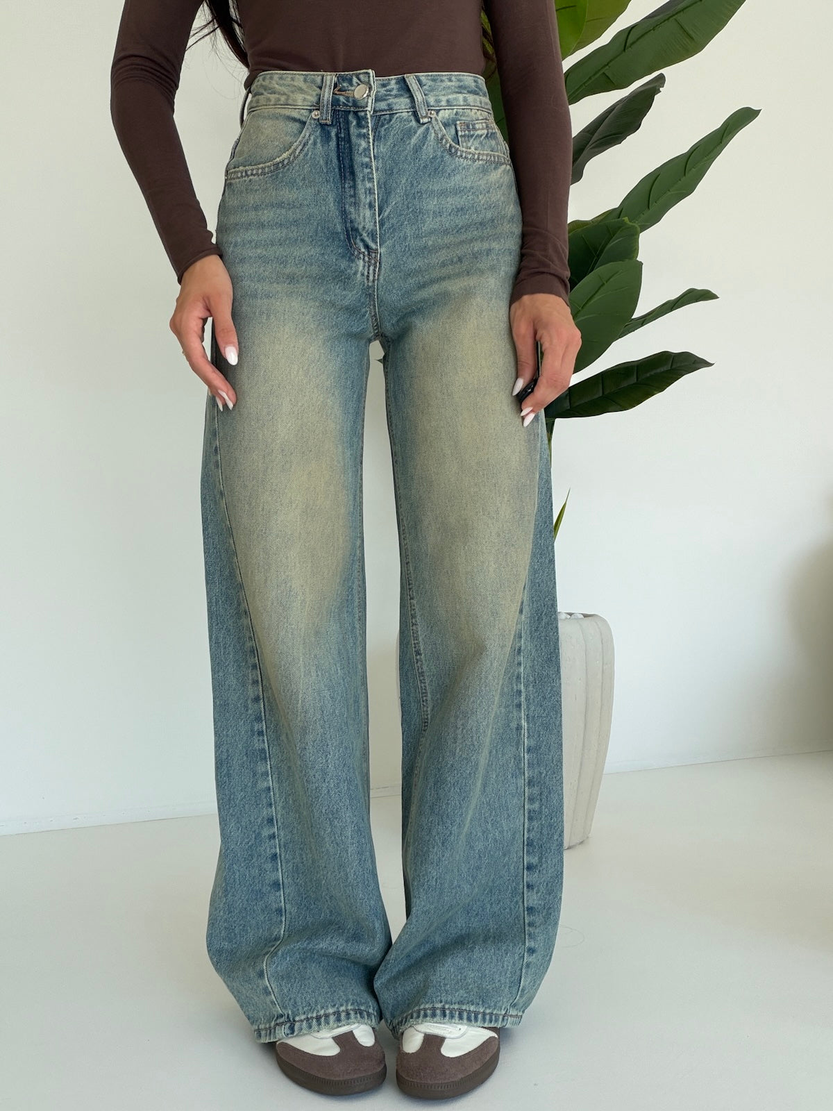 A3975-JEANS LOOK BACK