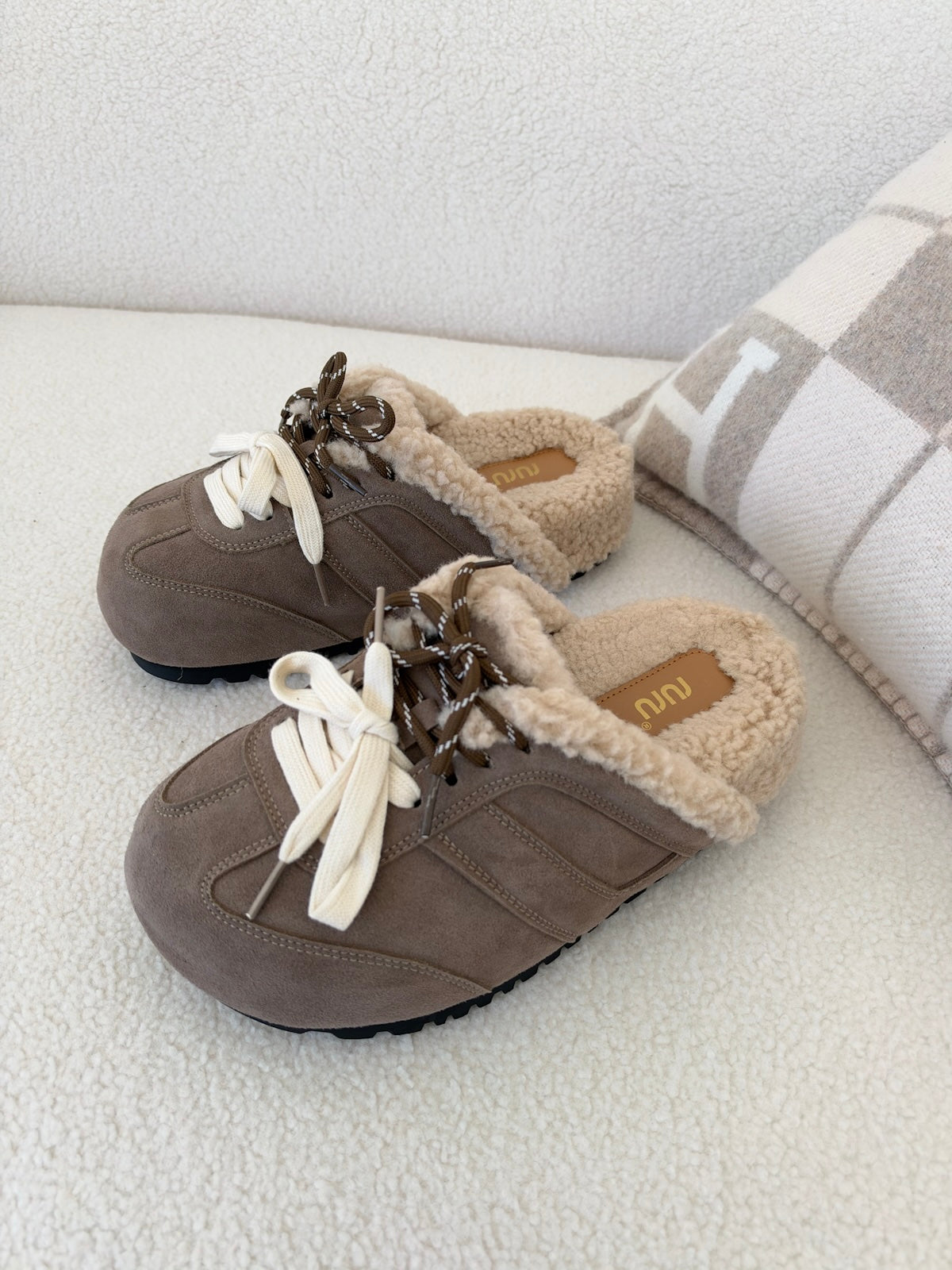 R2603-SLIPPERS NORAH TAUPE
