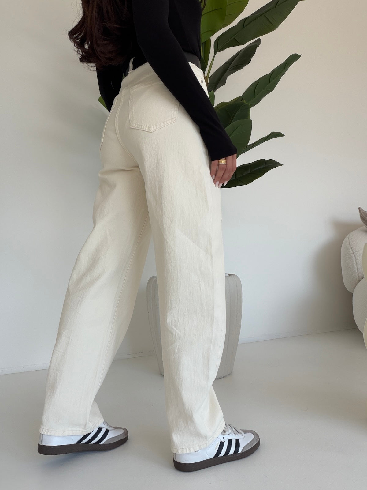 J116-JEANS BARREL+CINTURA BUTTER