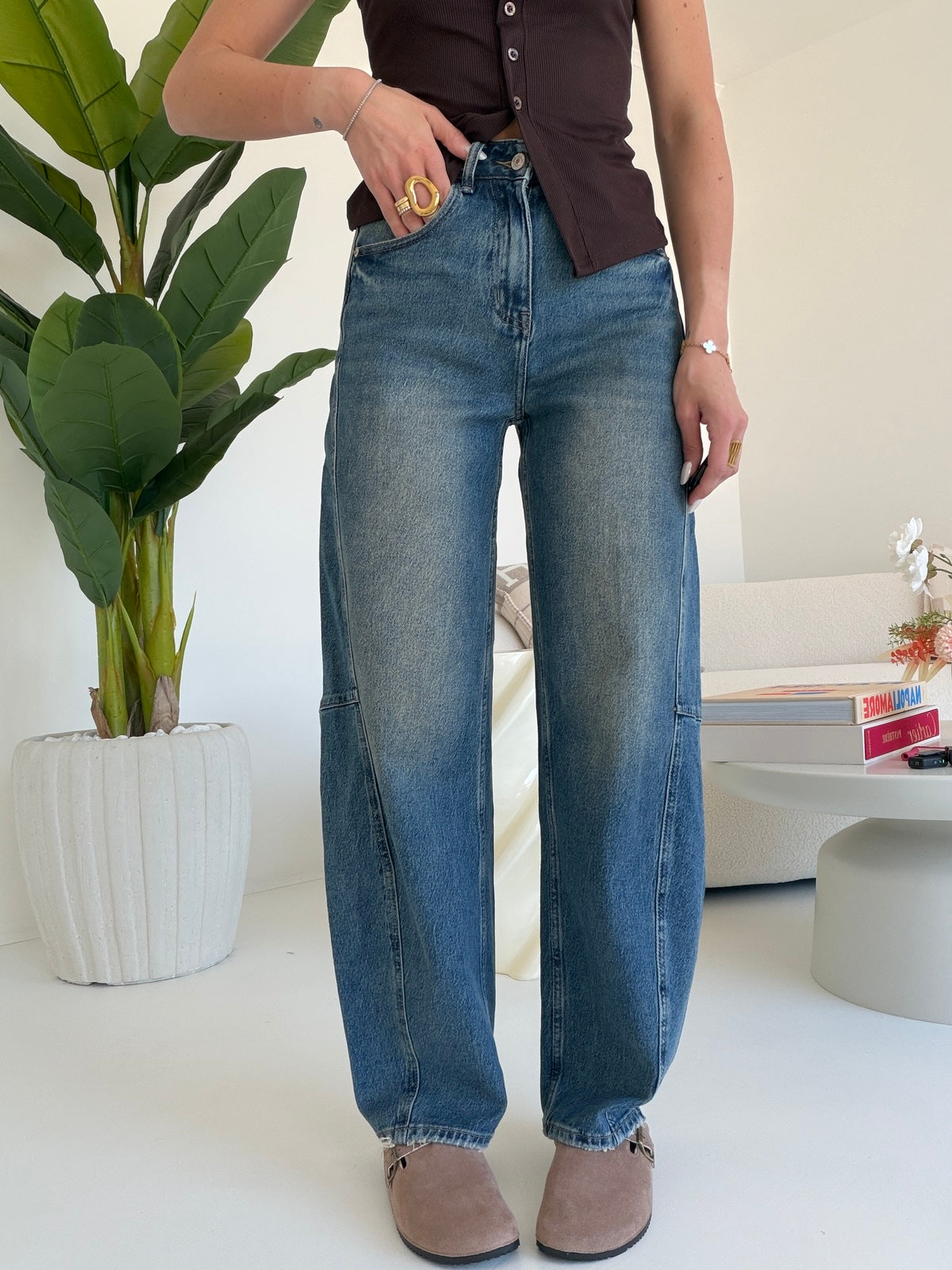 D748-62-JEANS BARREL WALK