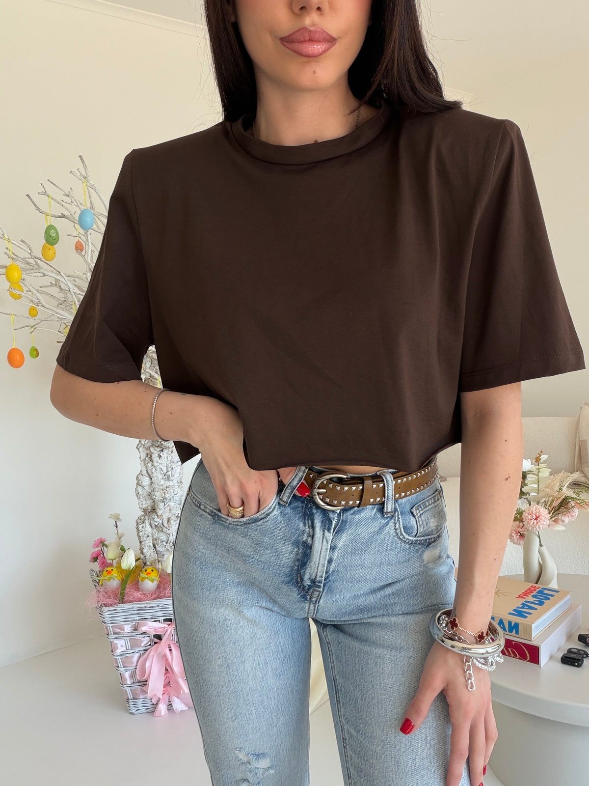 JW1906-T-SHIRT CROP CHOCO