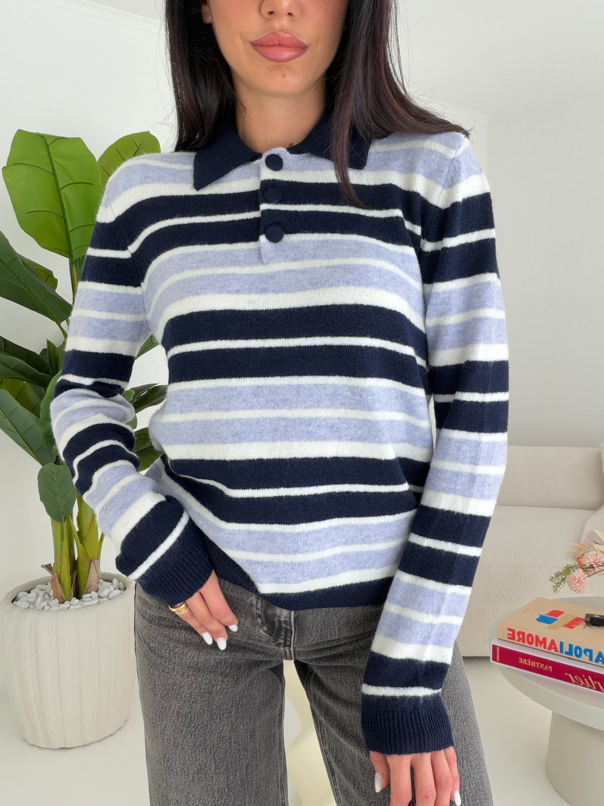 WN83467-PULL NADIA NAVY