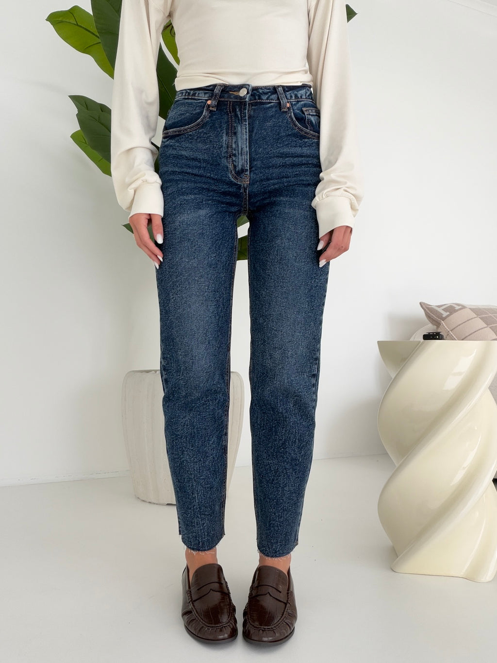 H2317-JEANS MOM TAGLIO VIVO