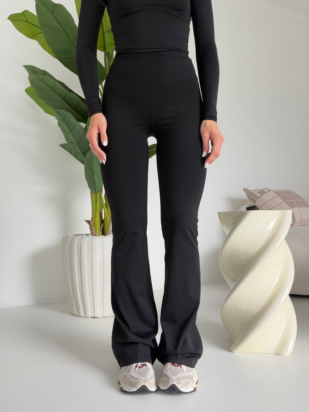 SHR625-1-LEGGINS A ZAMPA NERO